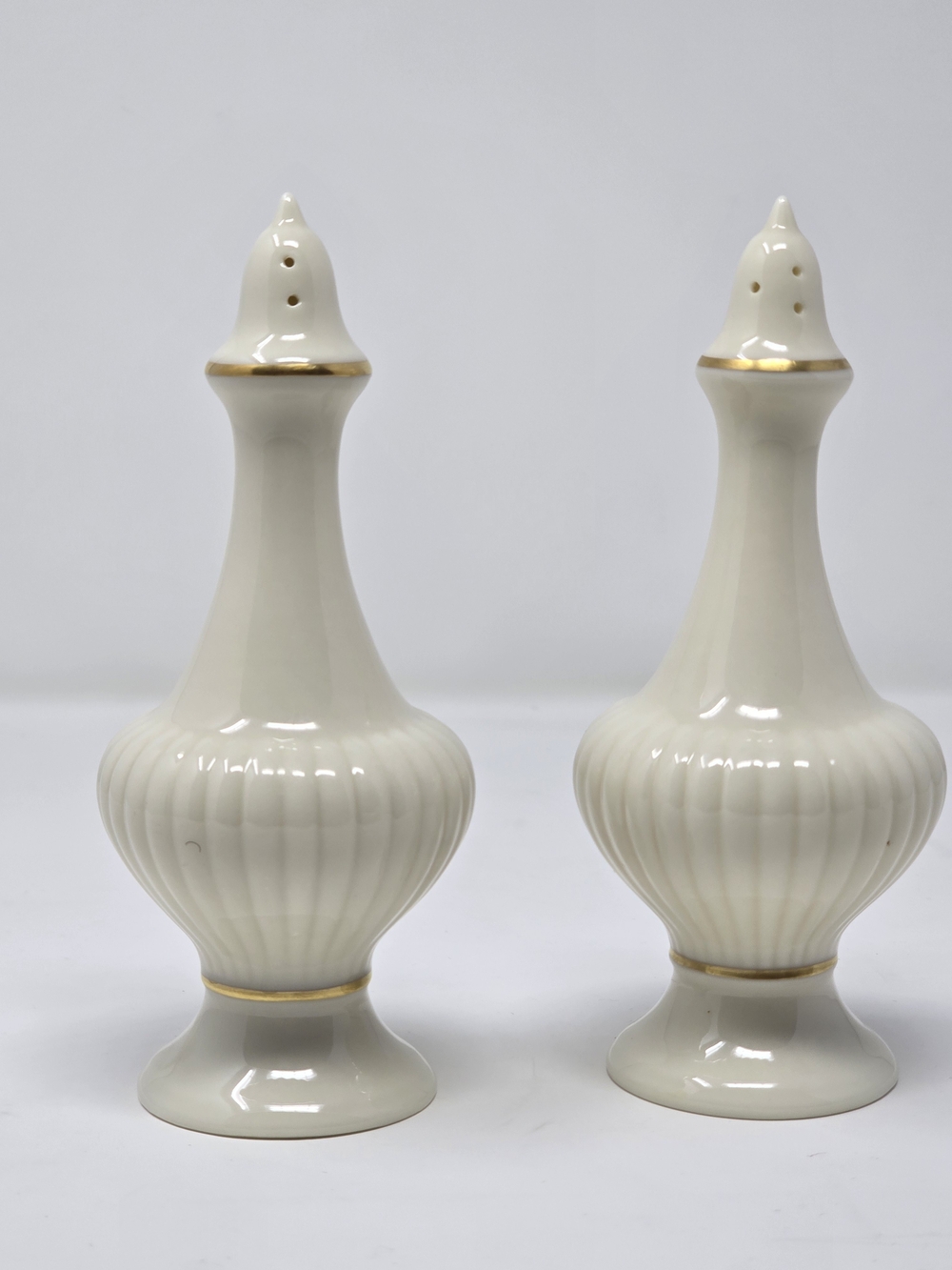 Lenox Essex Collection Porcelain Salt & Pepper Shakers Excellent Condition